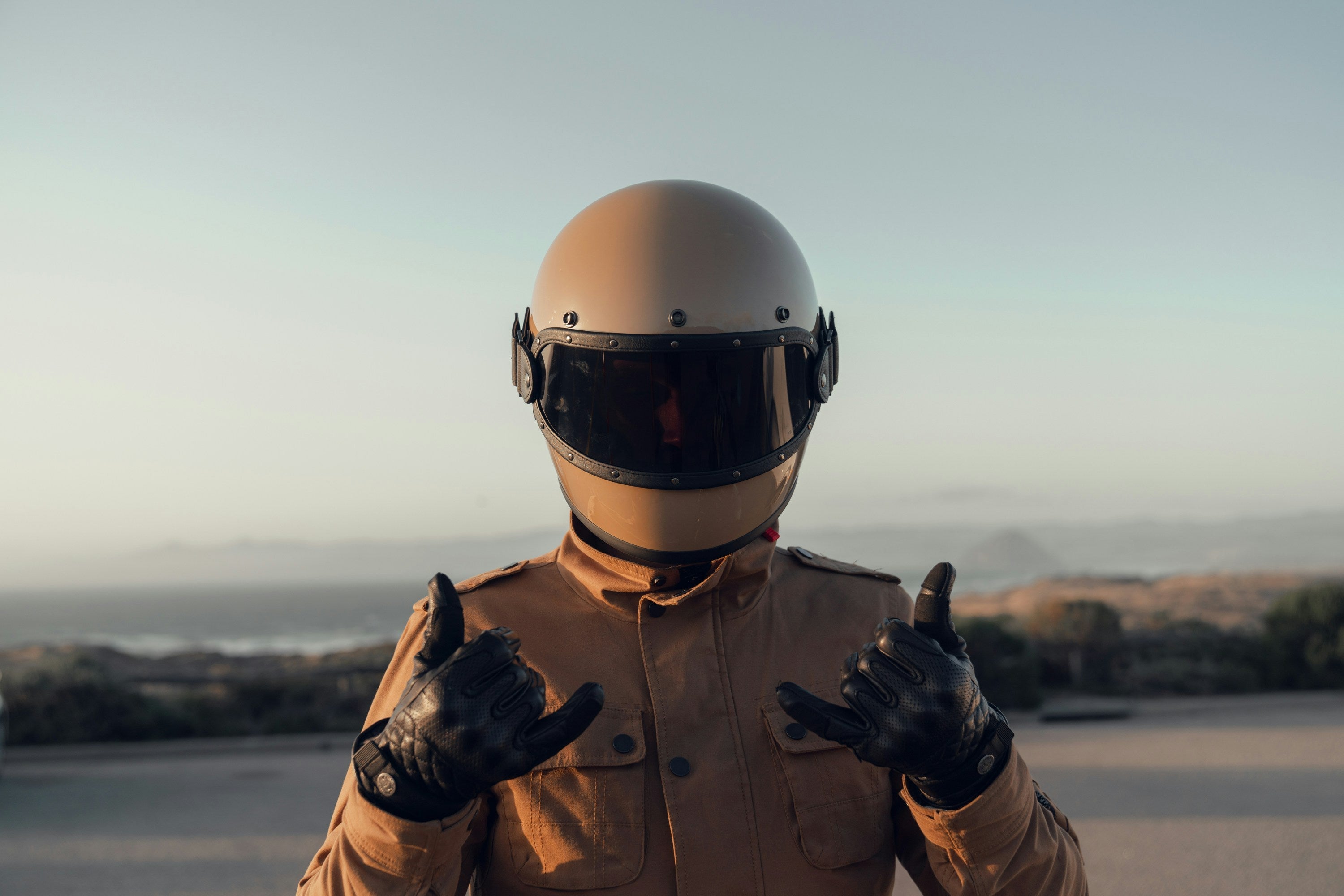 Écouter de la musique à moto en France : L'amende à 135€ que tout le monde oublie (et la vraie solution)
